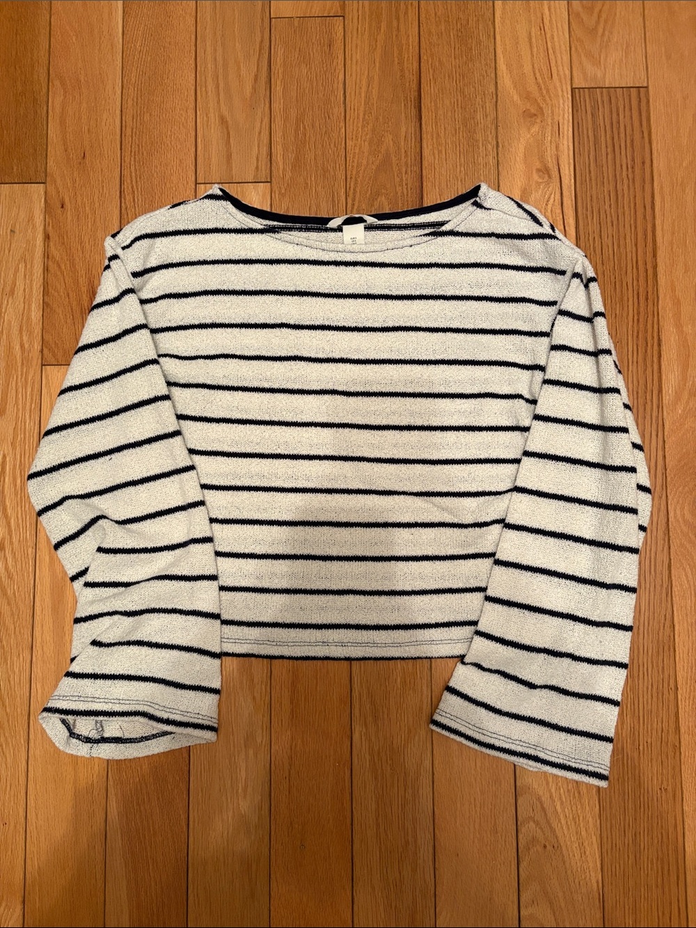 H&M White and Black Striped Cropped Sweater